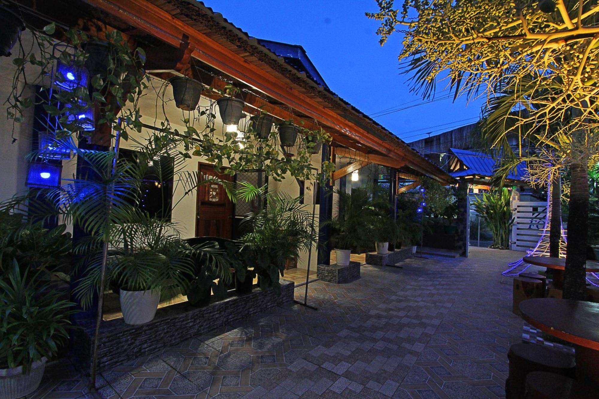 Foxtail Siargao Island Guesthouse General Luna  Exteriör bild