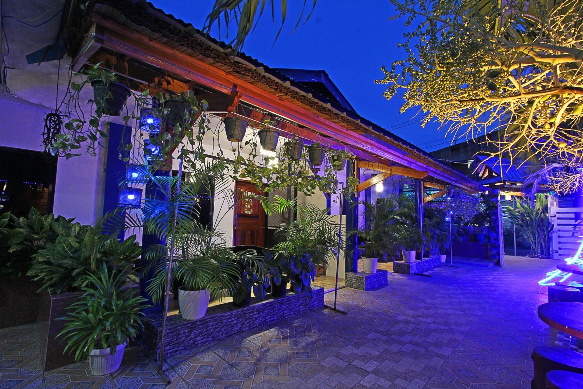 Foxtail Siargao Island Guesthouse General Luna  Exteriör bild